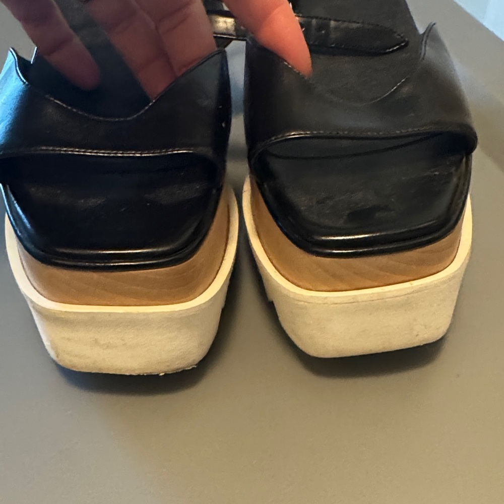 Stella McCartney Black Leather Platform Sandals with Wood-Effect Wedge - Picture 3 of 7